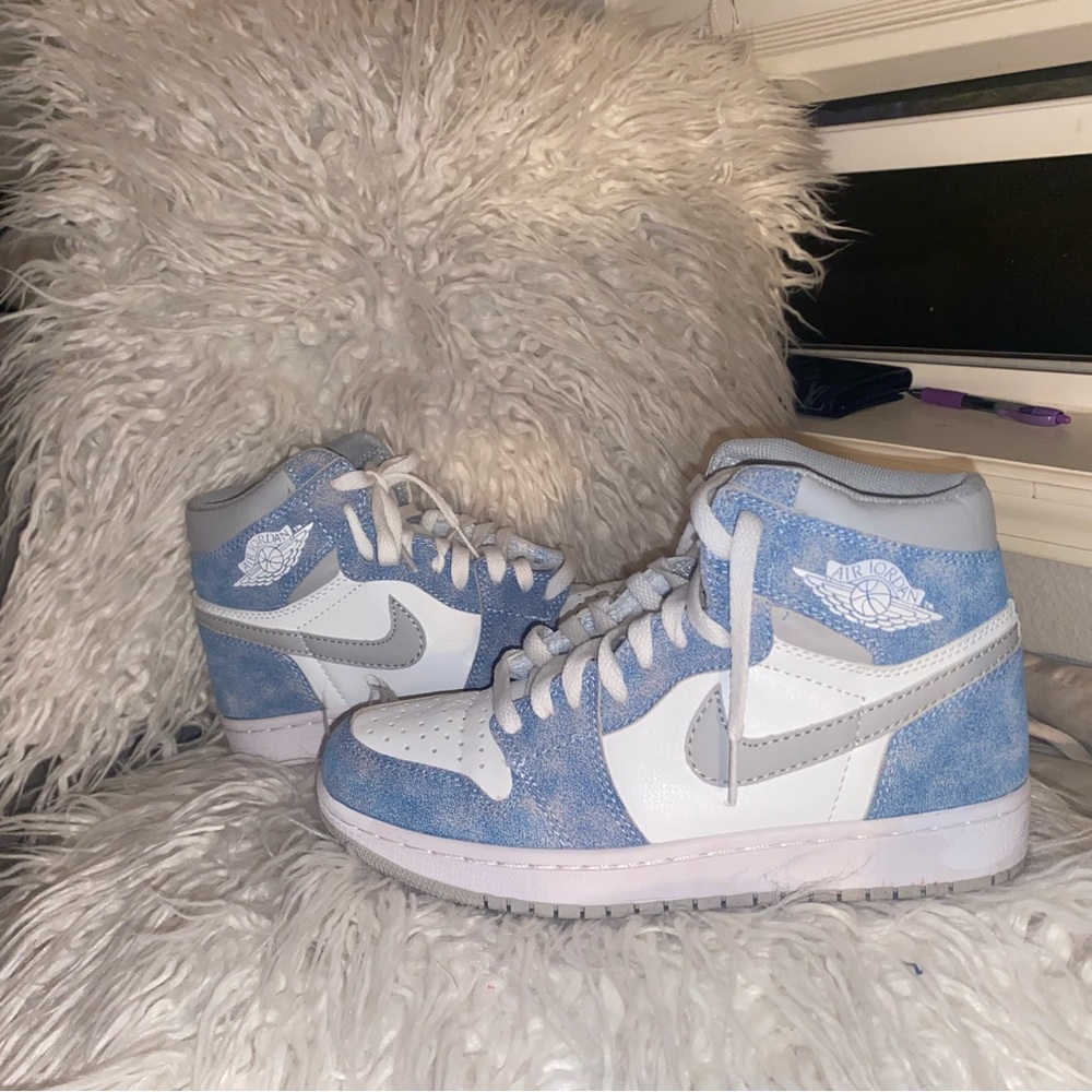 JORDAN 1 HYPER ROYAL